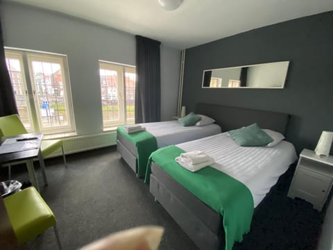 Photo of the whole room, River view, Street view