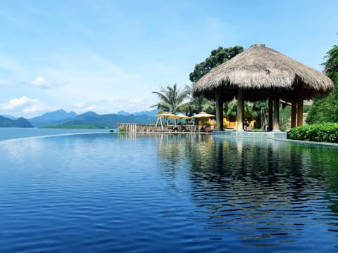 Mai Chau Hideaway Lake Resort Resort in Laos