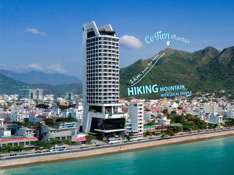 Nearby landmark, Natural landscape, Beach, Logo/Certificate/Sign, City view, Mountain view, Sea view, Street view, Swimming pool, group of guests, Certificate/Award, Parking