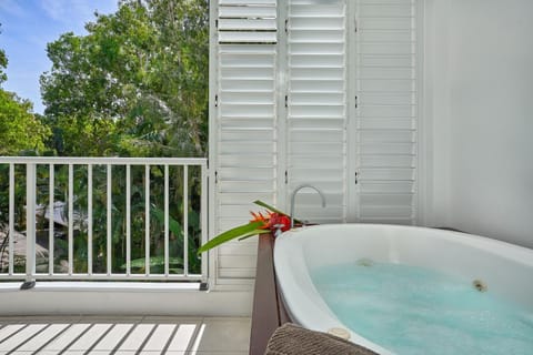 Palm Cove Paradise - Couples spa beach getaway Appartamento in Palm Cove