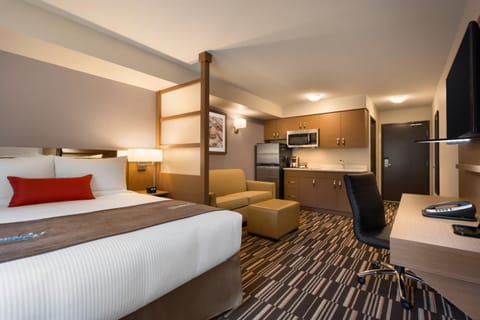 Microtel Inn & Suites by Wyndham Oyster Bay Ladysmith Hotel in Southern Gulf Islands