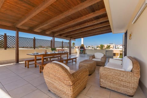 Patio, Living room