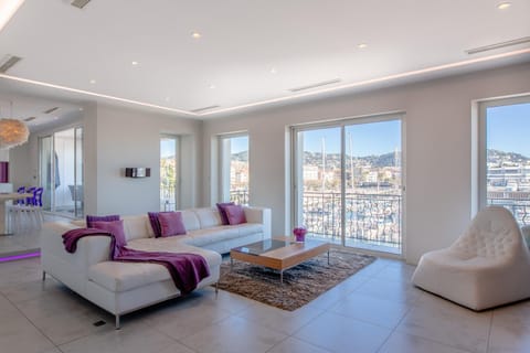 Living room, Sea view