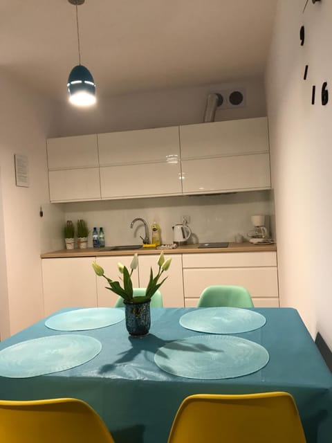 Kitchen or kitchenette, Dining area, Family