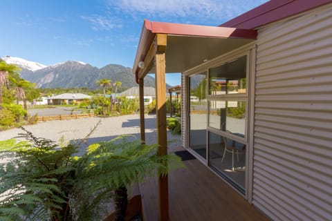 10 Cottages Motel in Franz Josef / Waiau