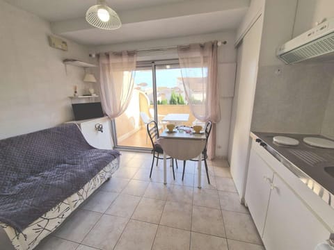 Agréable Appart 4 Pers. Proche Plage avec Terrasse et Parking Privé - FR-1-387-45 Apartment in Marseillan