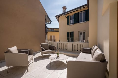 Patio, Balcony/Terrace, Seating area