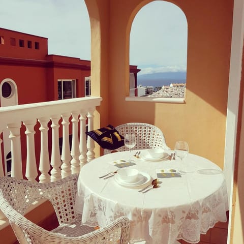 Day, Natural landscape, Balcony/Terrace