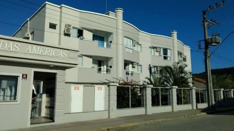 Apartamento de 2 quartos no Jardim das Américas- Bombinhas Condo in Porto Belo