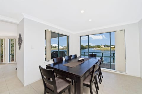 Dolphins 2 7 Commodore Crescent Apartment in Port Macquarie