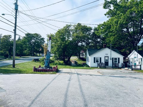 Mackenzie Motel & Cottages Motel in Shelburne