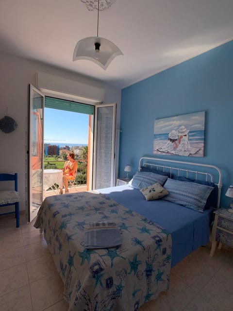 Very cosy house with fabulous sea view! Condo in Pietra Ligure