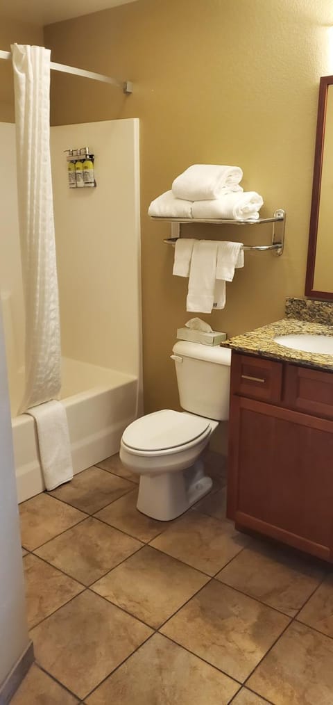 Candlewood Suites Champaign-Urbana University Area, an IHG Hotel Hotel in Champaign