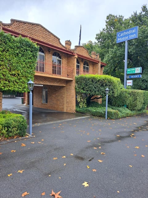 Cathedral Motor Inn Motel in Bendigo