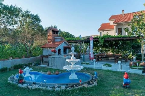 Apartments Mig - with beautiful garden Eigentumswohnung in Supetarska Draga