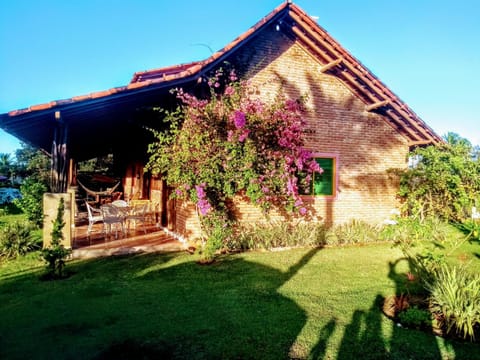 Property building, Day, Garden, Garden view