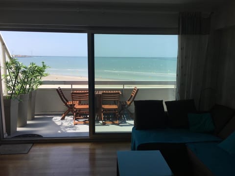 Queen Marina Face Mer Apartment in Hauts-de-France