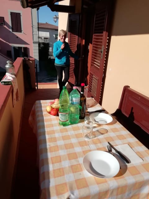 Day, Dining area