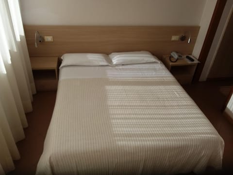 Photo of the whole room, Decorative detail, Bedroom