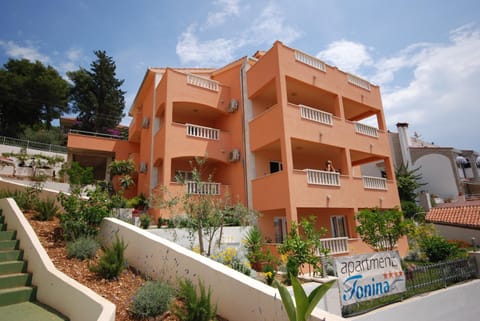 Villa Tonina Condo in Trogir