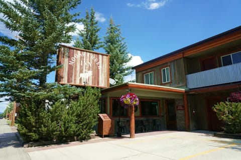 Moose Creek Inn Motel in West Yellowstone