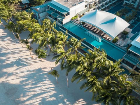 Henann Palm Beach Resort Estância in Boracay
