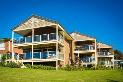 Beach Breakers Apartment Stunning Views Apartment in Narooma