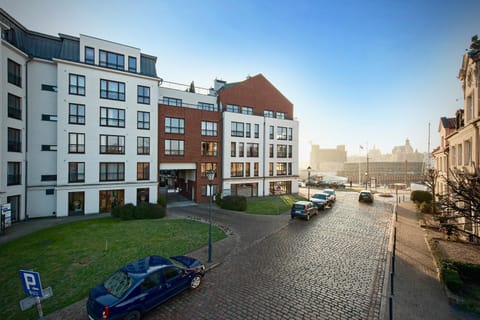 Facade/entrance, On site, Street view