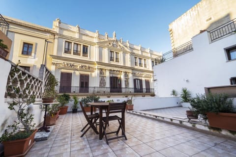 Patio, Balcony/Terrace, City view, Landmark view