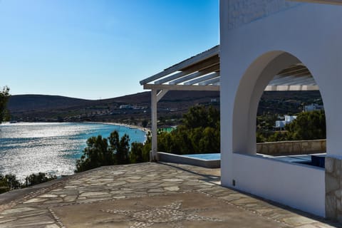 Property building, Balcony/Terrace, Sea view