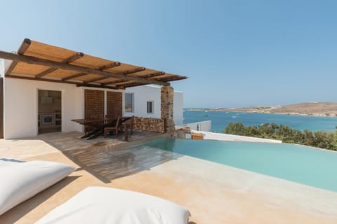 Krios Luxury Suites Maison in Paros