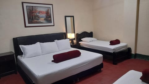 HOTEL CASA VANIA MOMPOX, CON PARQUEADERO Y PISCINA, CENTRO HISTORICOo Hotel in Santa Cruz de Mompox