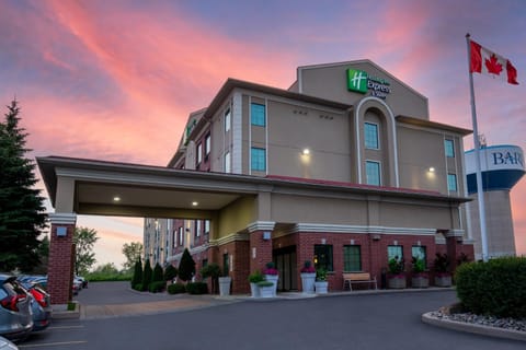 Holiday Inn Express Hotel & Suites Barrie, an IHG Hotel Hôtel in Barrie