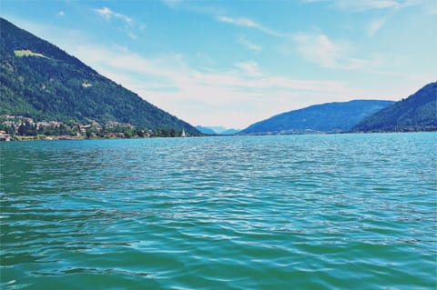 Seewohnung am Ossiacher See direkt an der Gerlitzen Condo in Villach