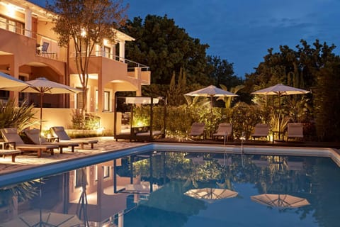 Property building, Night, Garden view, Pool view, Swimming pool, Swimming pool, sunbed