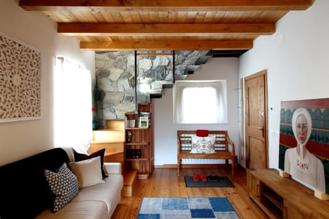 Bed, Living room