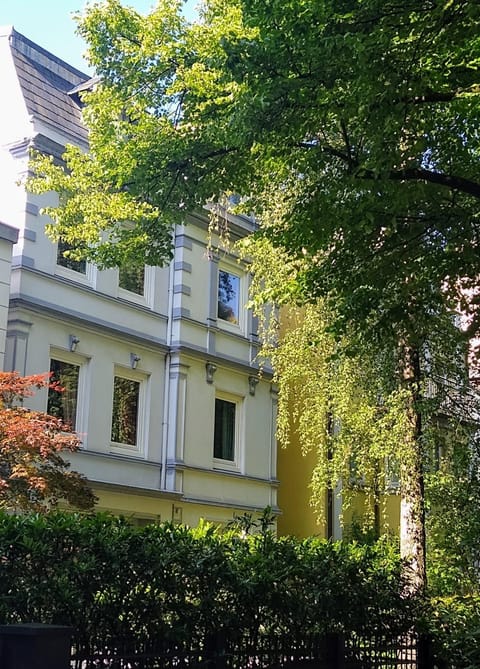 Property building, Spring