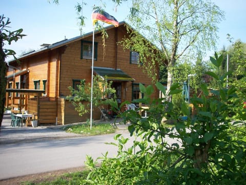 Ferienhaus-Hotel "Zur Grünen Oase" House in Ostalbkreis