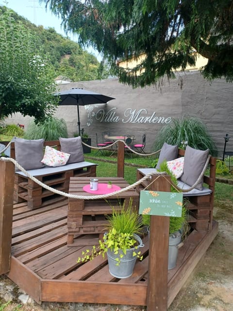 Garden, Seating area