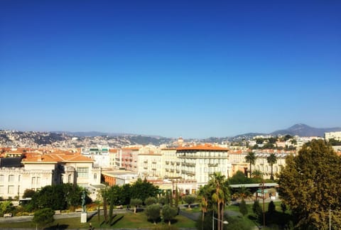 Chez Kari-top location in charming old town Apartamento in Nice