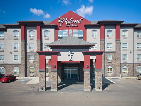 Redwood Inn & Suites Hotel in Alberta
