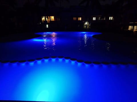 Night, Swimming pool