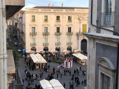 Sicily Wonderful Piazza Universita’ Maison in Catania
