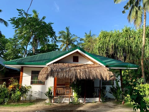 Pore's Homestay Holiday rental in General Luna