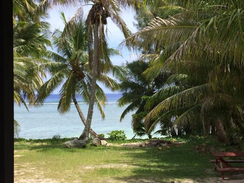 Shoreline Escape Rarotonga Chalet in Arorangi District