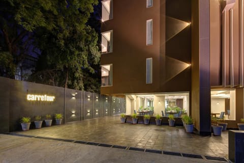Hotel Carrefour Hôtel in Ahmedabad
