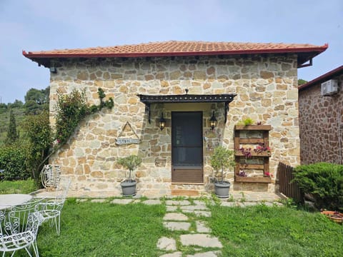 Property building, Day, Garden, Garden view, Mountain view, Sea view