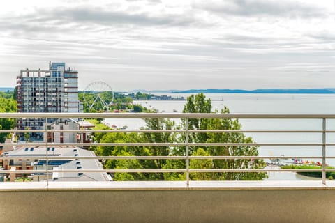 Balcony/Terrace, Lake view