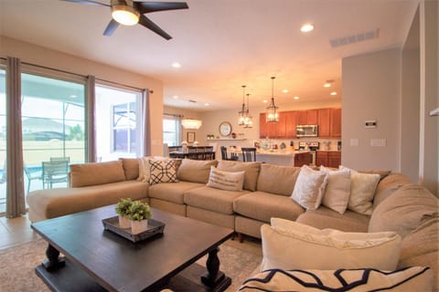 Sonoma Resort 6 Bedroom Vacation Home with Pool 1768 Haus in Kissimmee