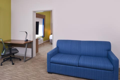 Holiday Inn Express & Suites - Omaha - 120th and Maple, an IHG Hotel Hotel in Omaha